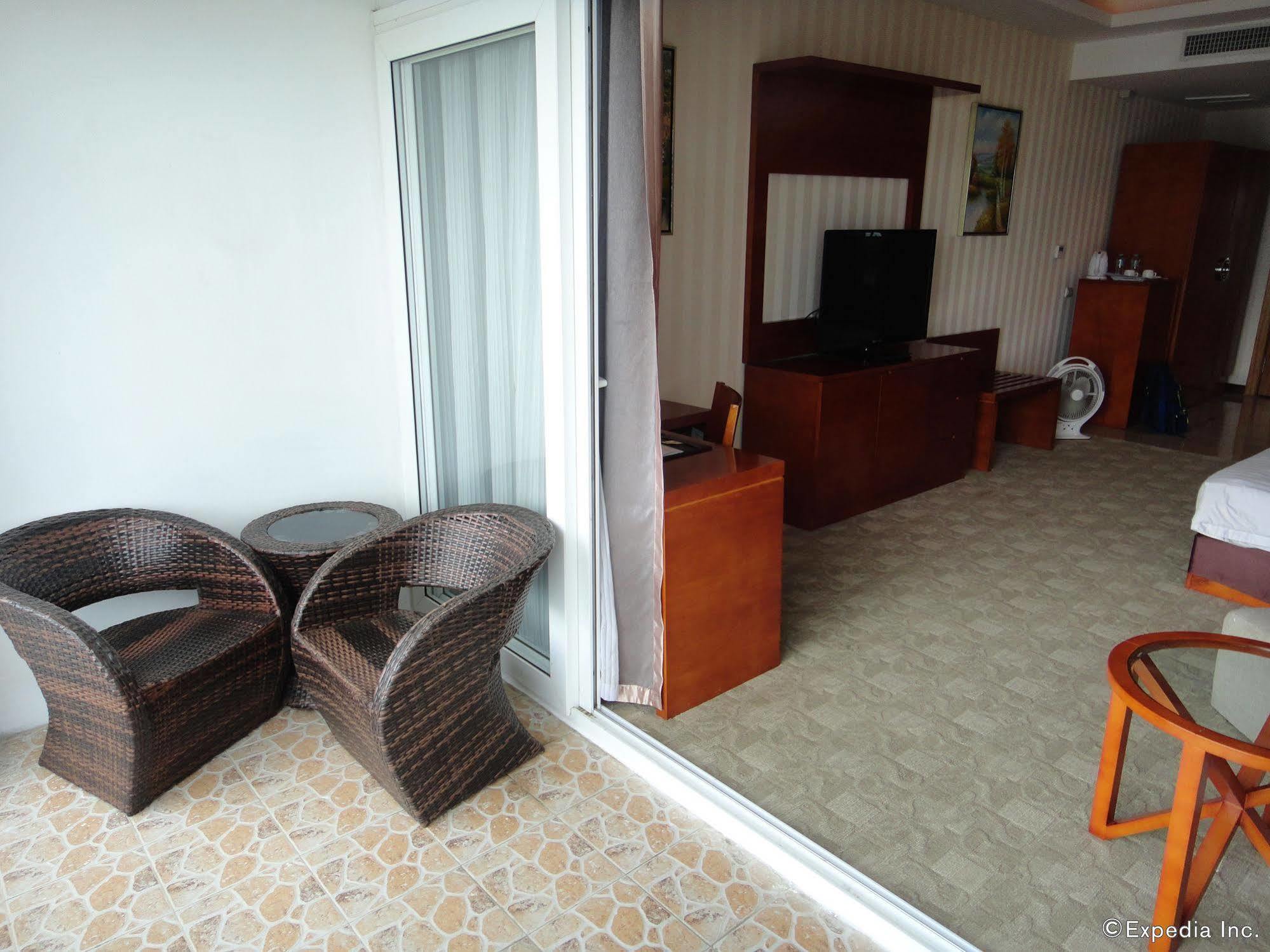 Sunlight Guest Hotel Puerto Princesa Exterior foto